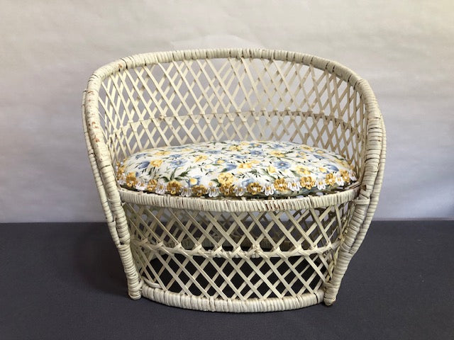 White Wicker loveseat with cushion