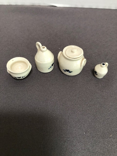 % pieces Pottery set