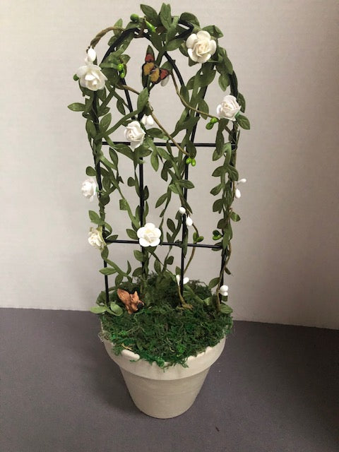 Large White Rose Trellis with Squirrel