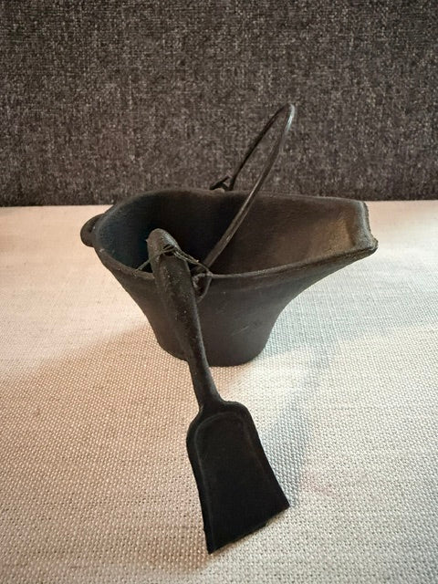 Cast Iron Coal Scuttle with Shovel
