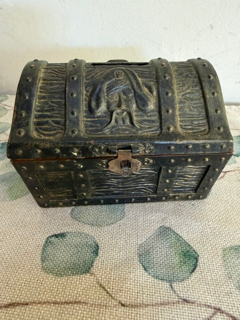 Plastic Pirates Chest