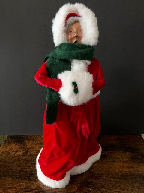 Mrs Claus in Velvet with green Scraft